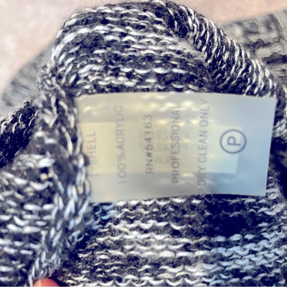 Elegant Black and Gray Women's Knit Sweater Dress - Picture 10 of 10